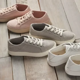 Women Kameron Lace-Up Sneaker