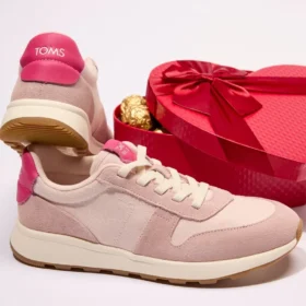 Women TRVL LITE Retro Runner Sneaker